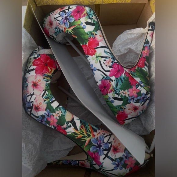 New floral print heels by mix no 6 - Picture 8 of 9
